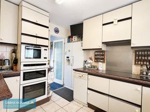 Kitchen- click for photo gallery